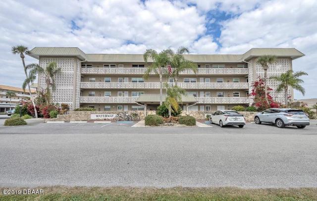 325 Causeway - Photo 1