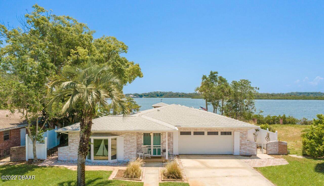 718 Palm Circle Drive - Photo 1
