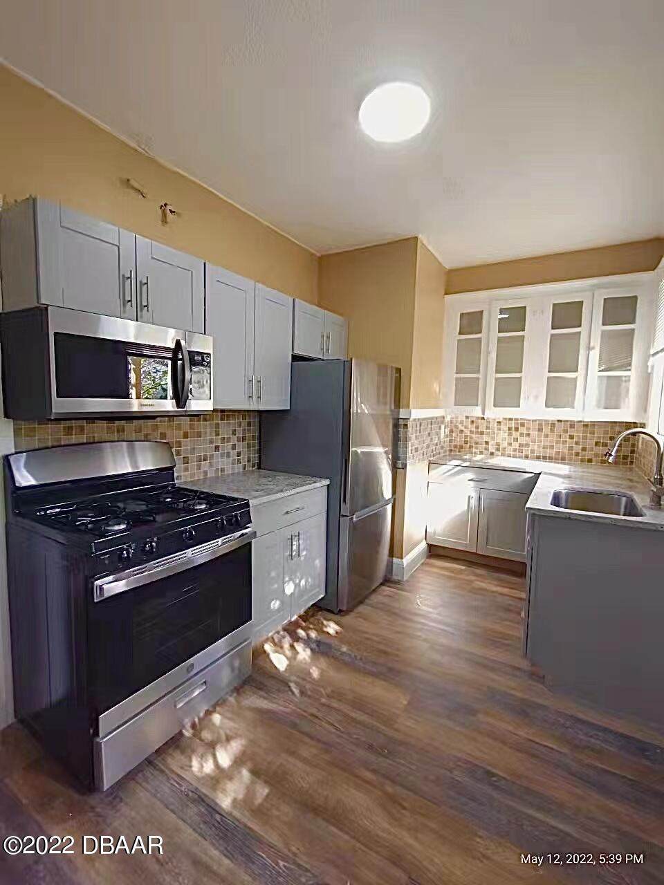 124 Oleander Avenue - Photo 1