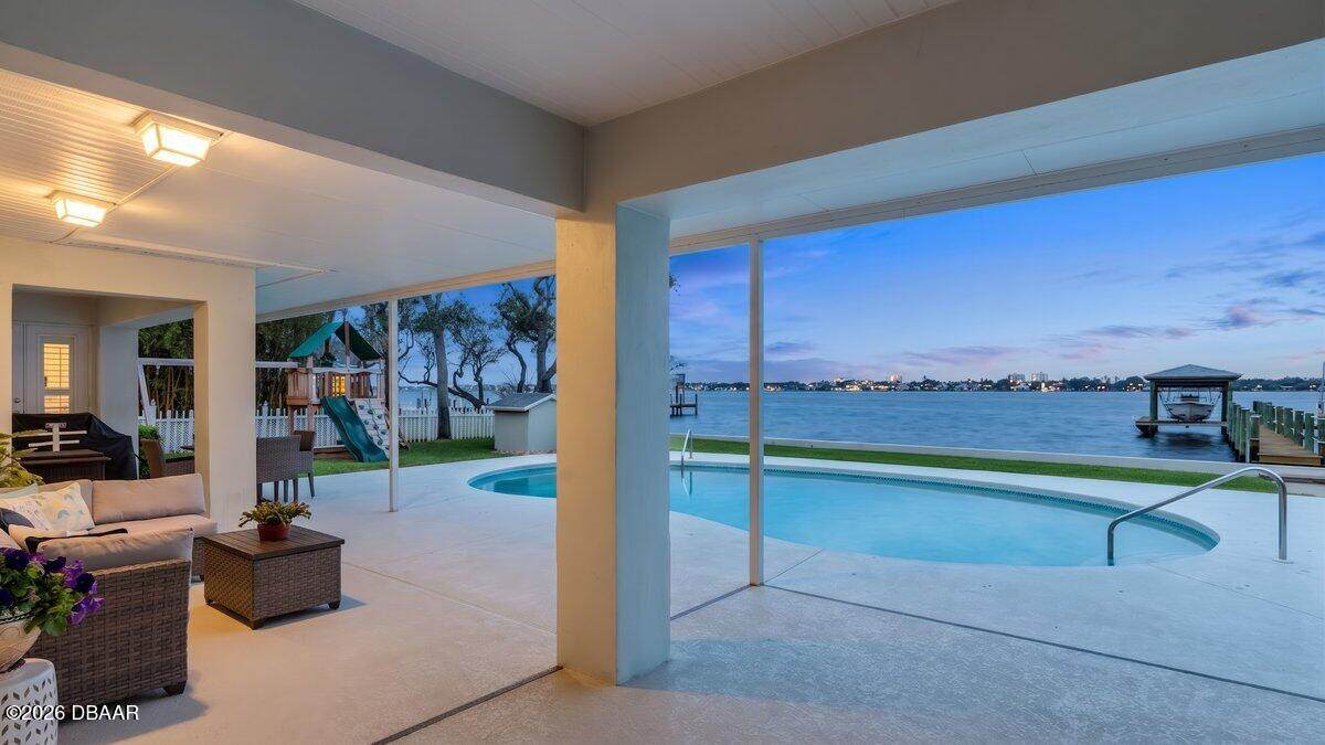 https://bt-photos.global.ssl.fastly.net/daytonabeach/orig_boomver_1_1225882-2.jpg