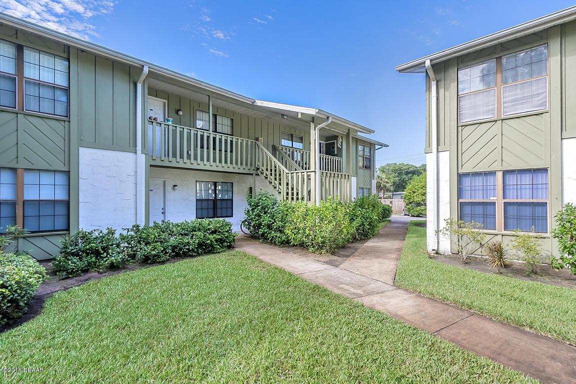 840 Center Avenue - Photo 1