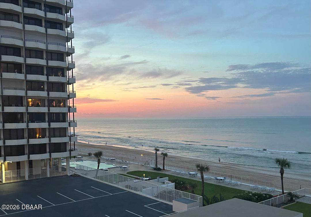 https://bt-photos.global.ssl.fastly.net/daytonabeach/1280_boomver_3_1212528-2.jpg