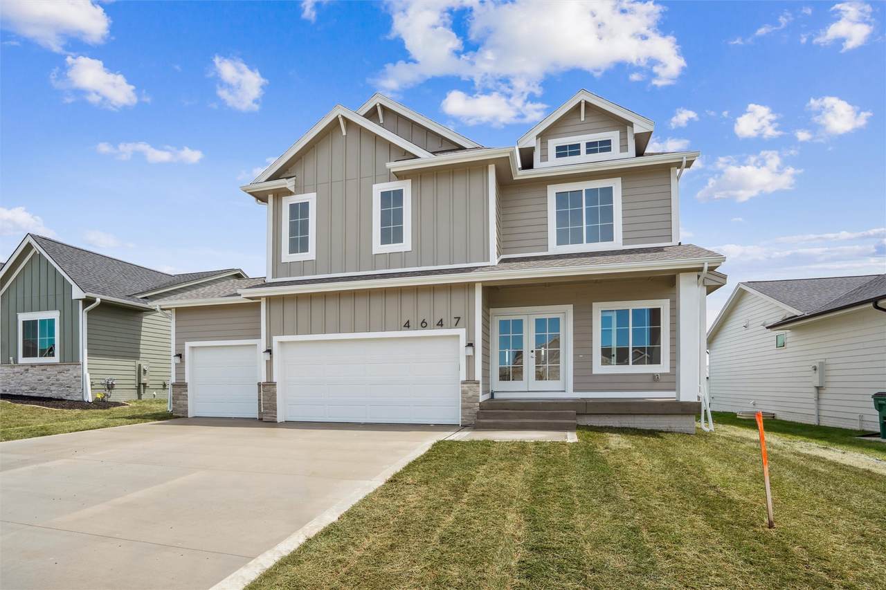 4647 178th Street - Photo 1