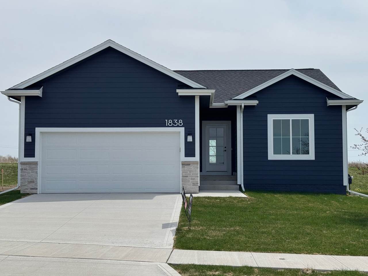 1838 Silver Maple Drive - Photo 1