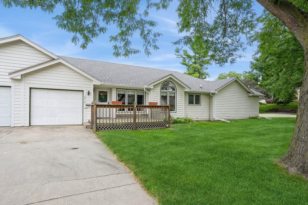 6913 Roseland Drive - Photo 1