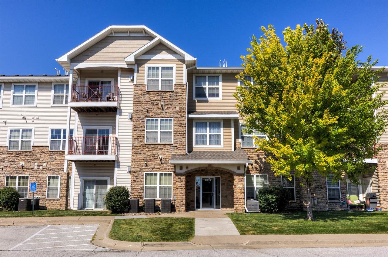 1331 University Avenue - Photo 1