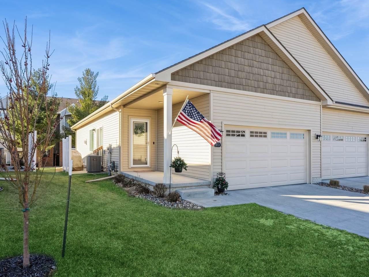 813 Sawgrass Drive - Photo 1