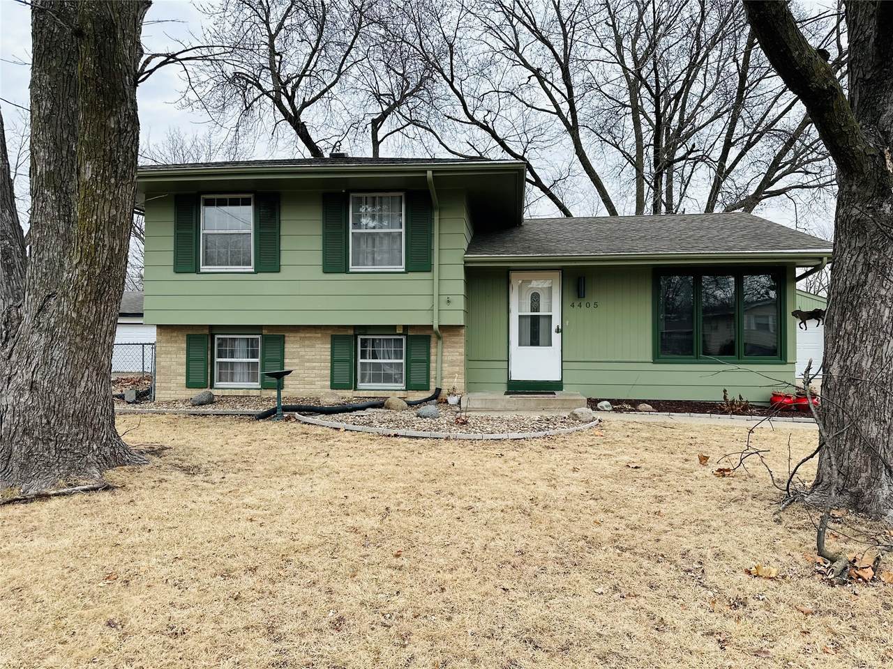 4405 64th Street - Photo 1