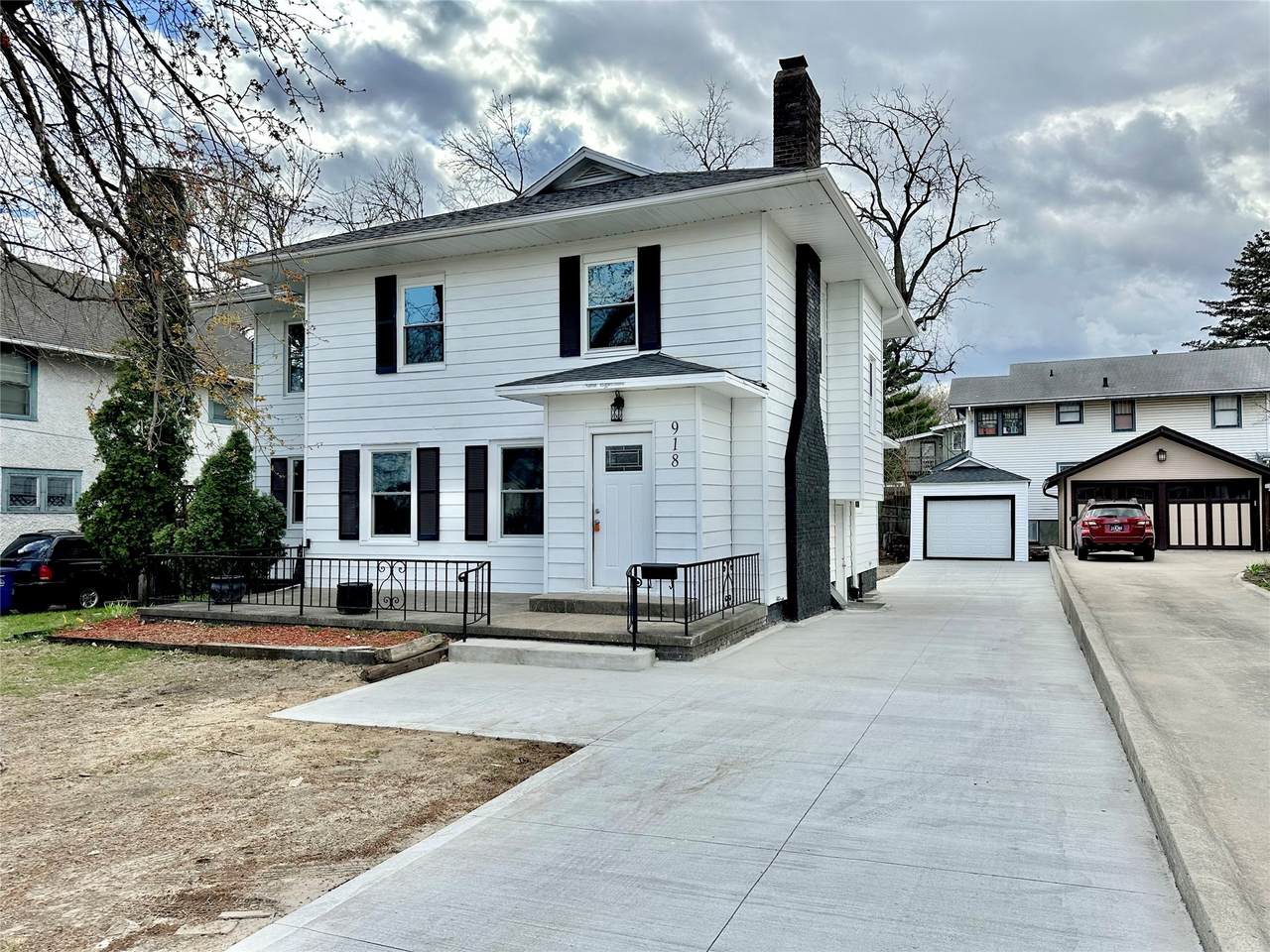 918 35th Street - Photo 1