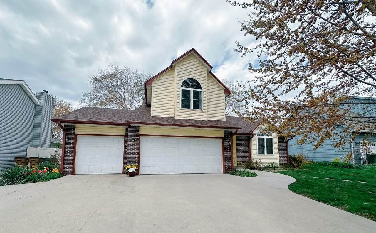 5559 Kensington Circle - Photo 1