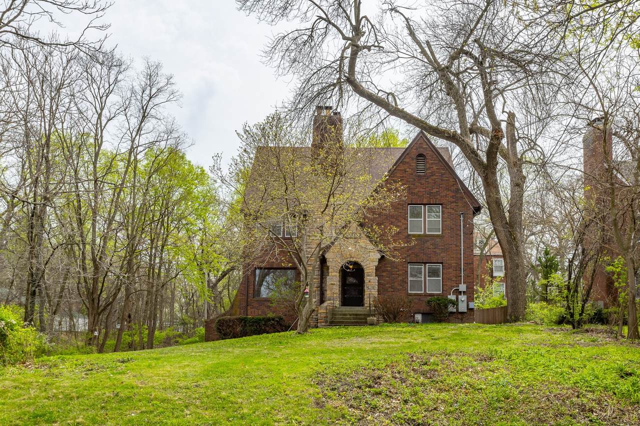 5502 Ingersoll Avenue - Photo 1