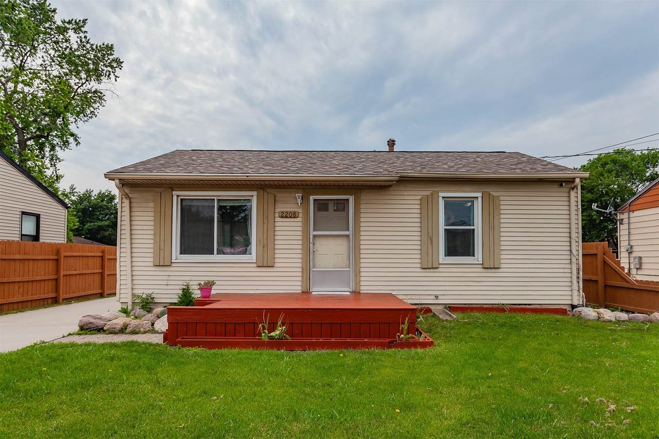 2208 Tichenor Street - Photo 1