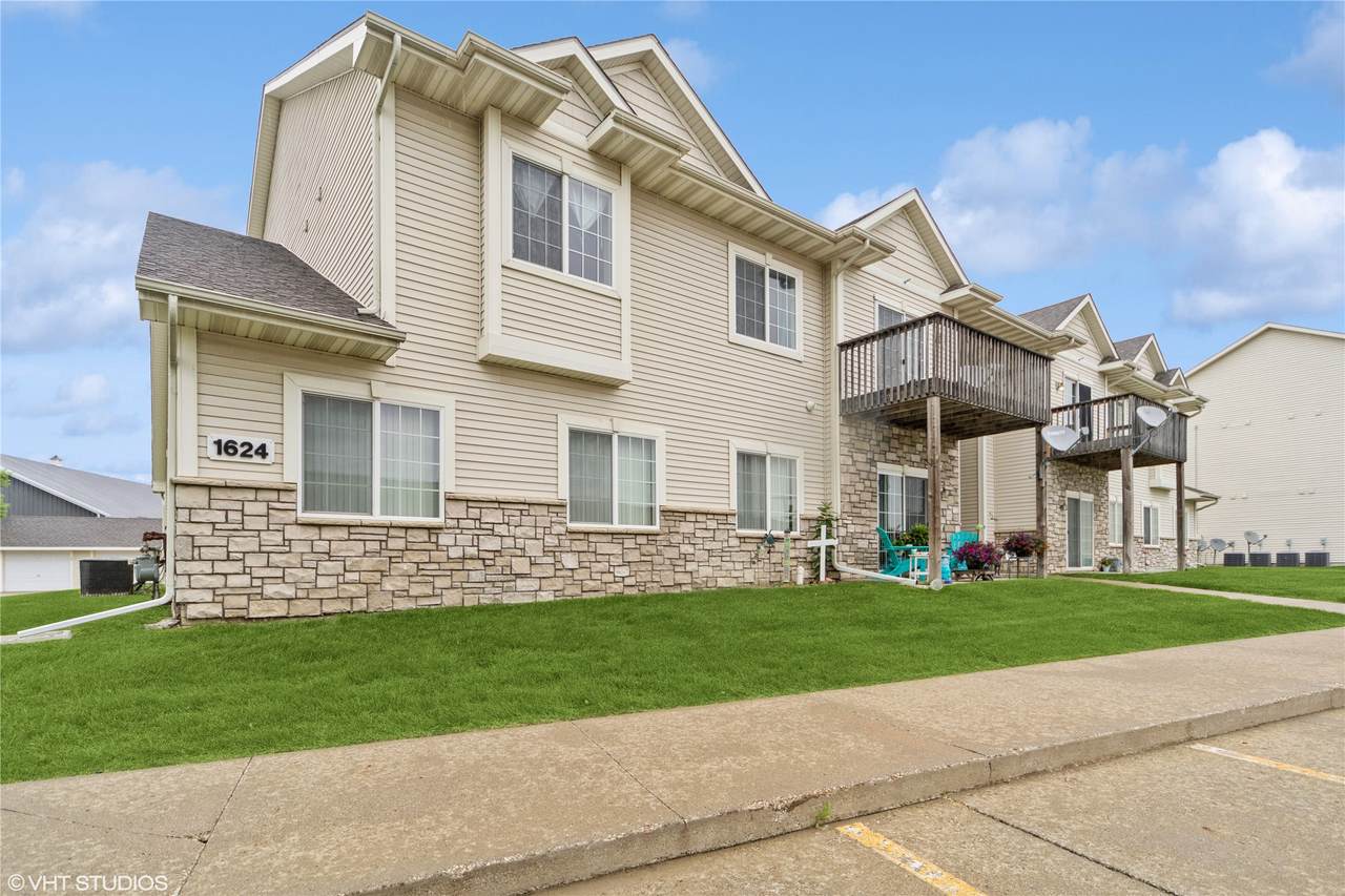 1624 Prairie Lakes Drive - Photo 1
