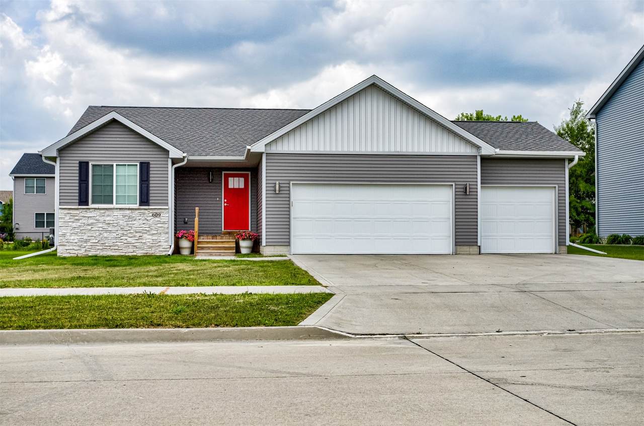 609 Prairie View Drive - Photo 1