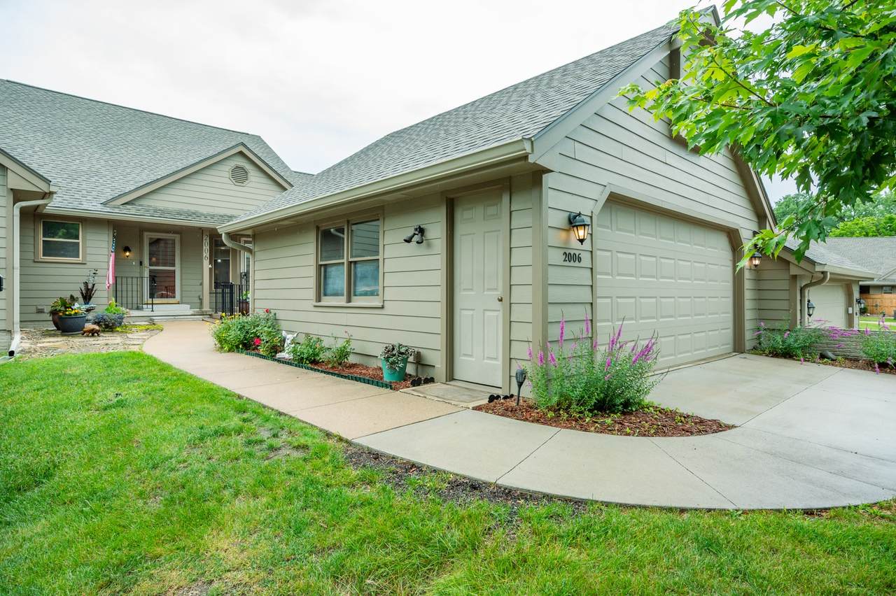2006 Maple Circle - Photo 1