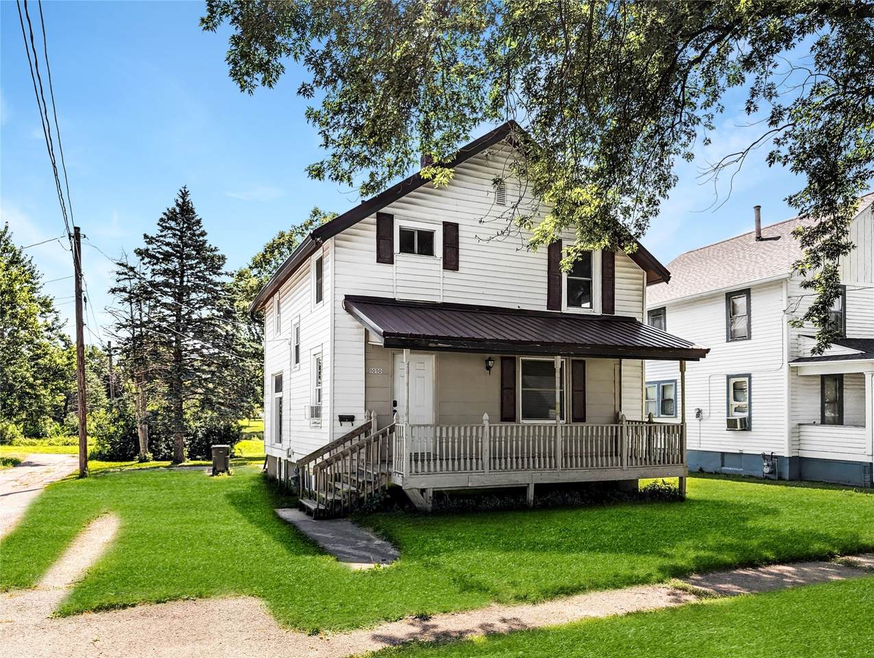 1010 5th Street - Photo 1