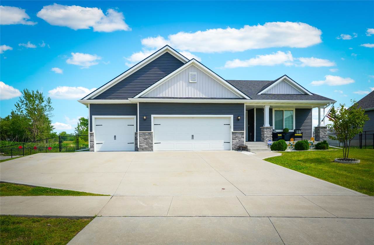 5453 Rowling Drive - Photo 1