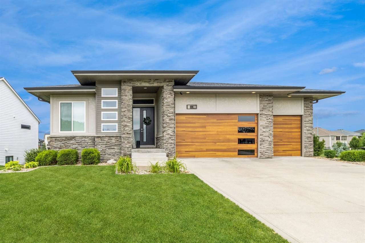 905 Badger Lane - Photo 1