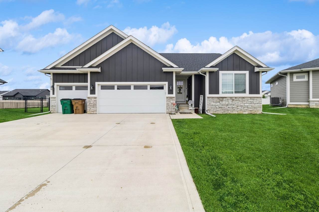 208 11th Court - Photo 1