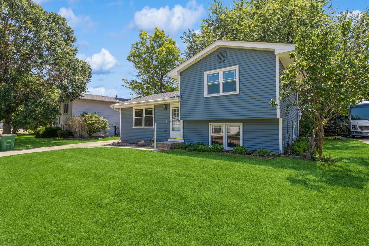 712 9th Street - Photo 1