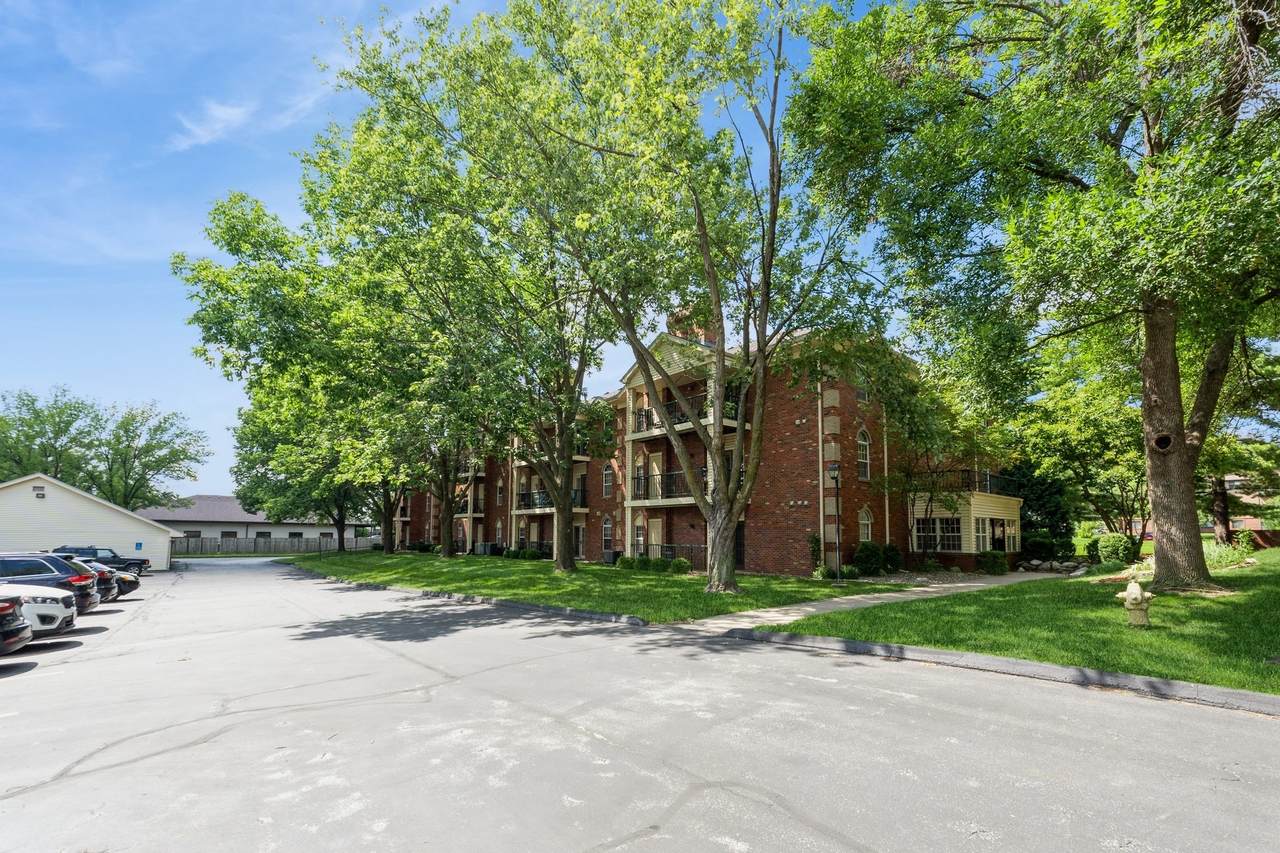 4910 Pleasant Street - Photo 1