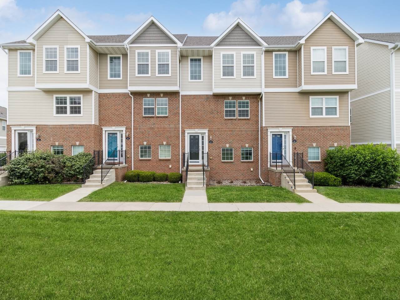 620 Nantucket Place - Photo 1
