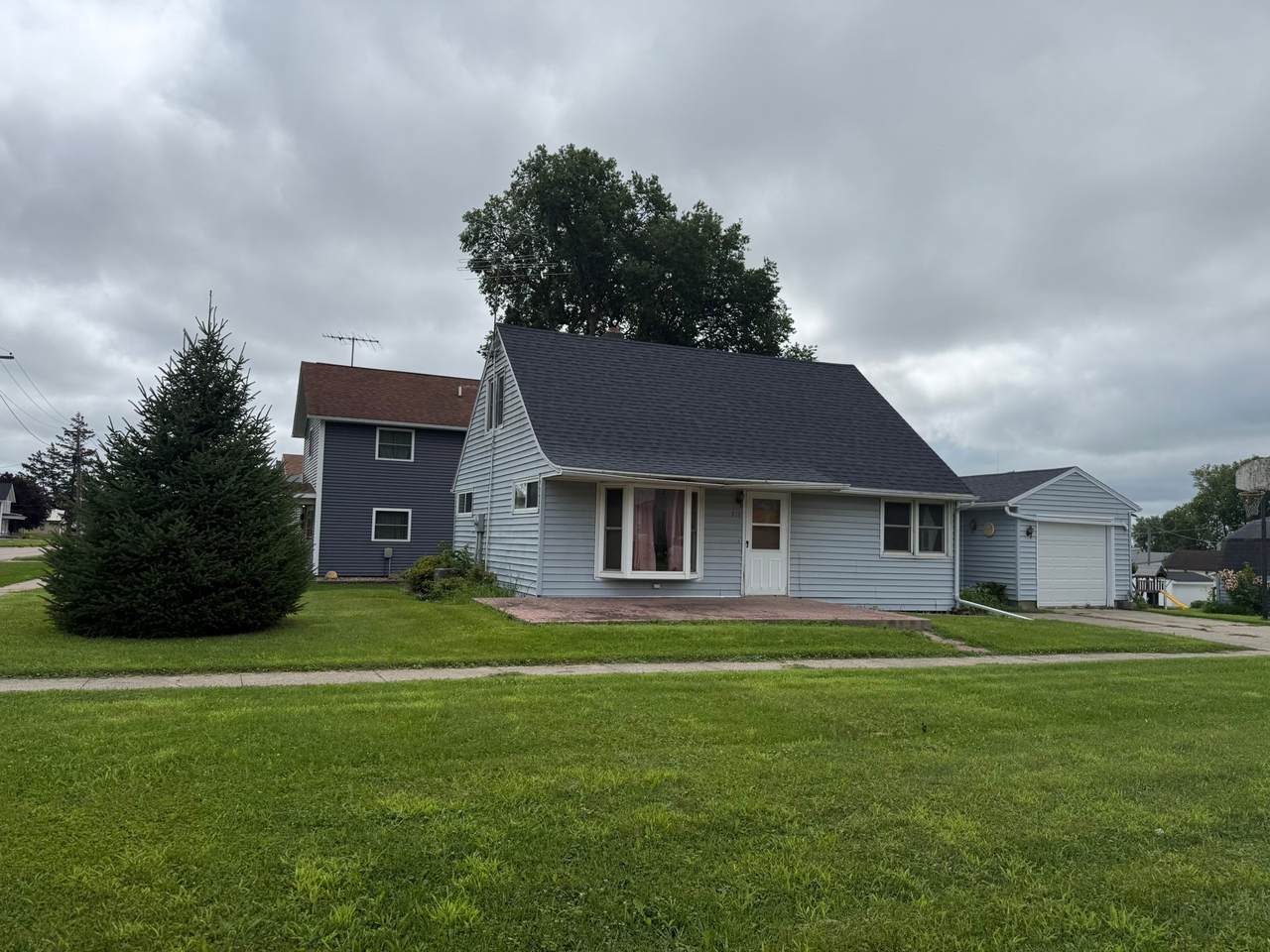 715 Broadway Street - Photo 1