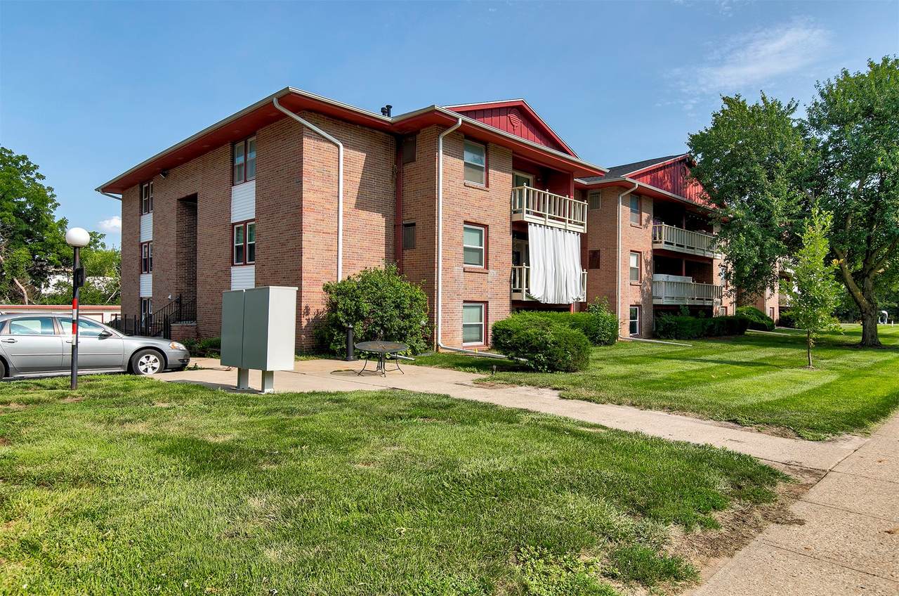 7815 Douglas Avenue - Photo 1