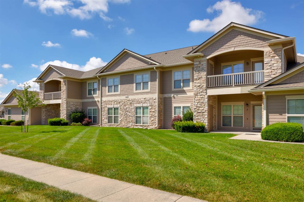 2402 Oak Drive - Photo 1