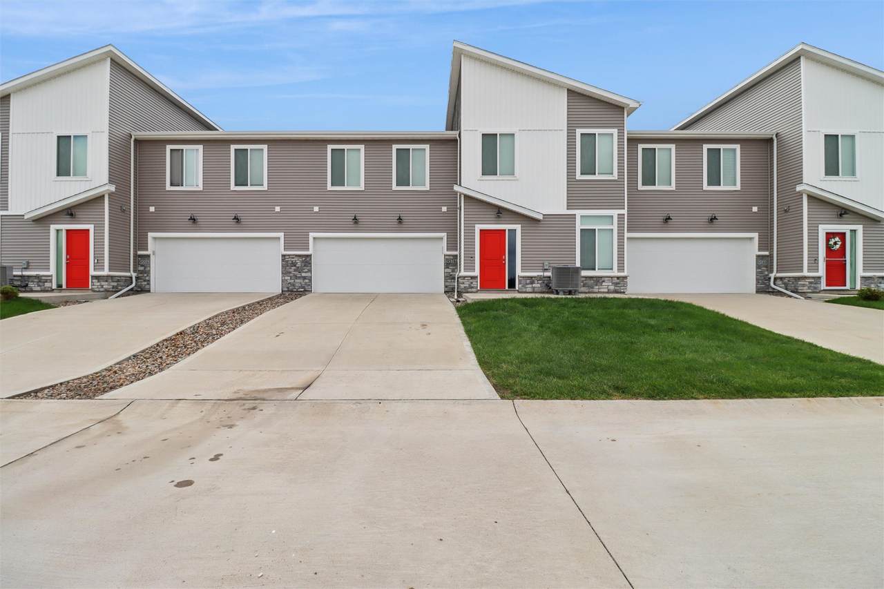 9574 Crowning Drive - Photo 1