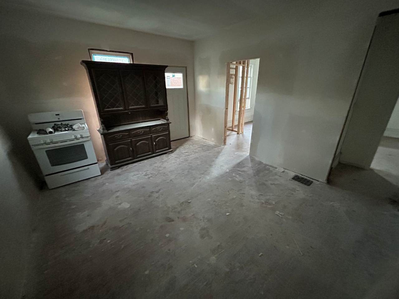 507 Clinton Avenue - Photo 1