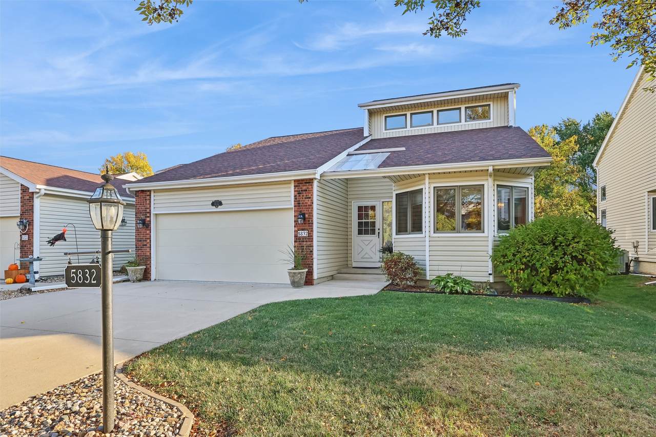 5832 Vista Drive - Photo 1