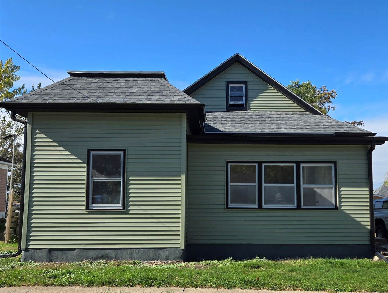 413 4th Street - Photo 1