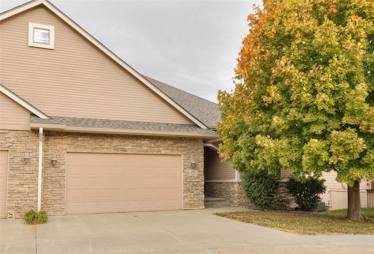 916 20th Lane - Photo 1