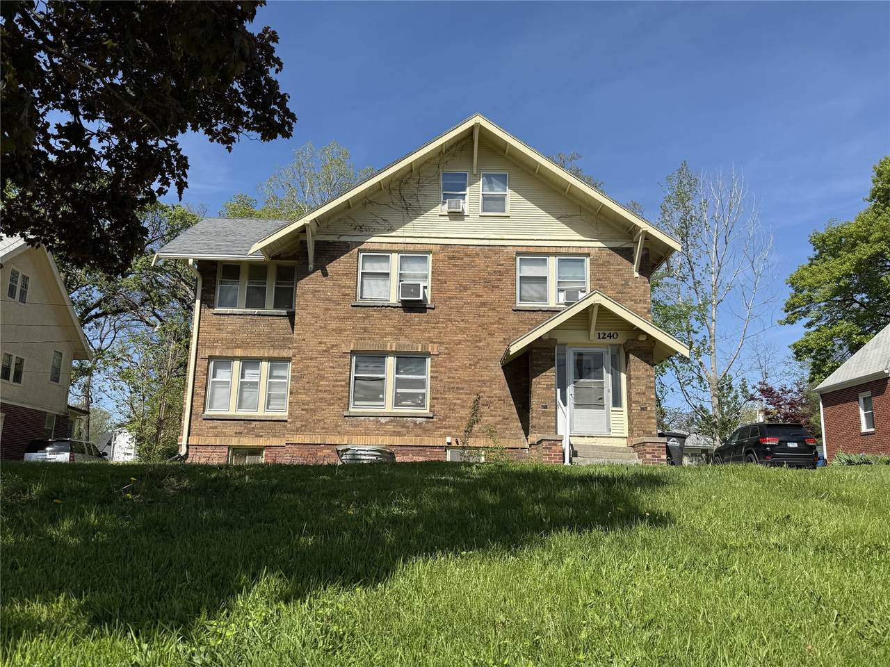 1240 32nd Street - Photo 1