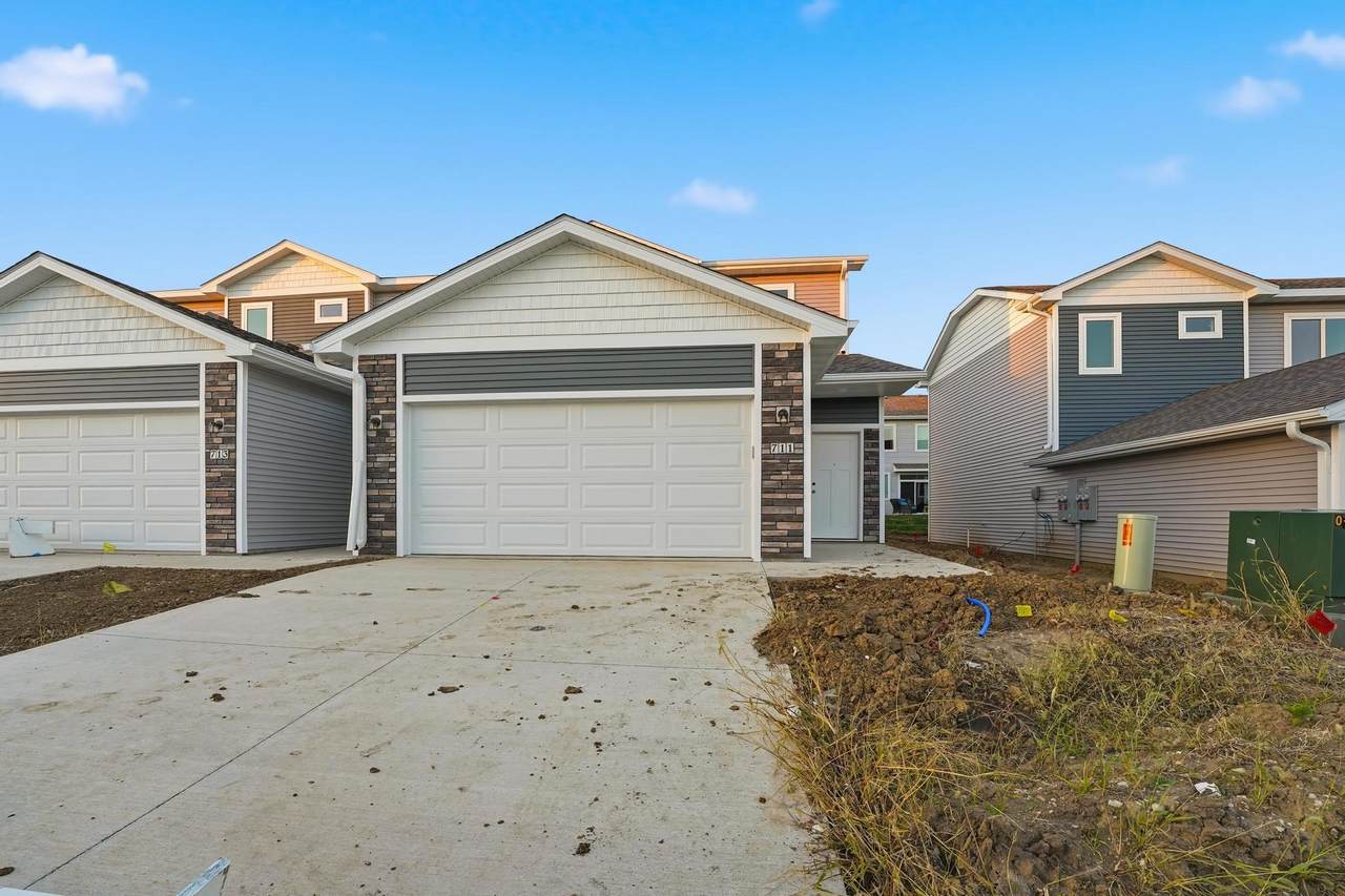 711 Campusside Place - Photo 1