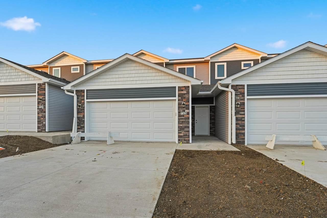 715 Campusside Place - Photo 1