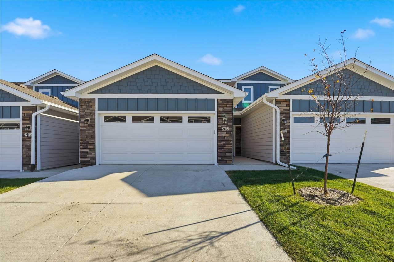 213 Waverly Drive - Photo 1