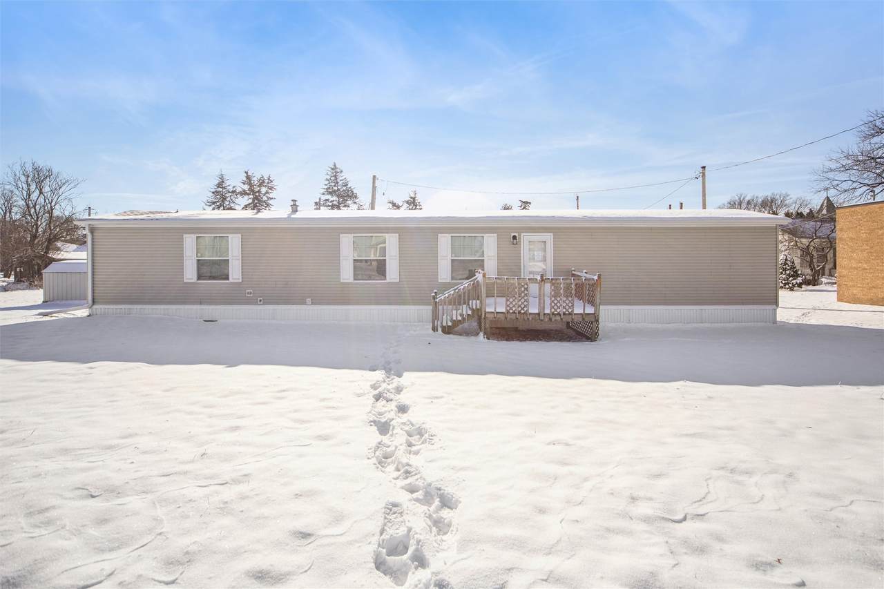 111 W 1st Street - Photo 1