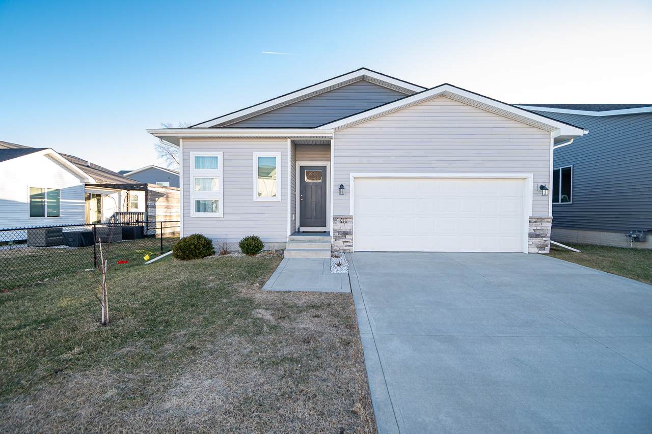 1536 High Road - Photo 1