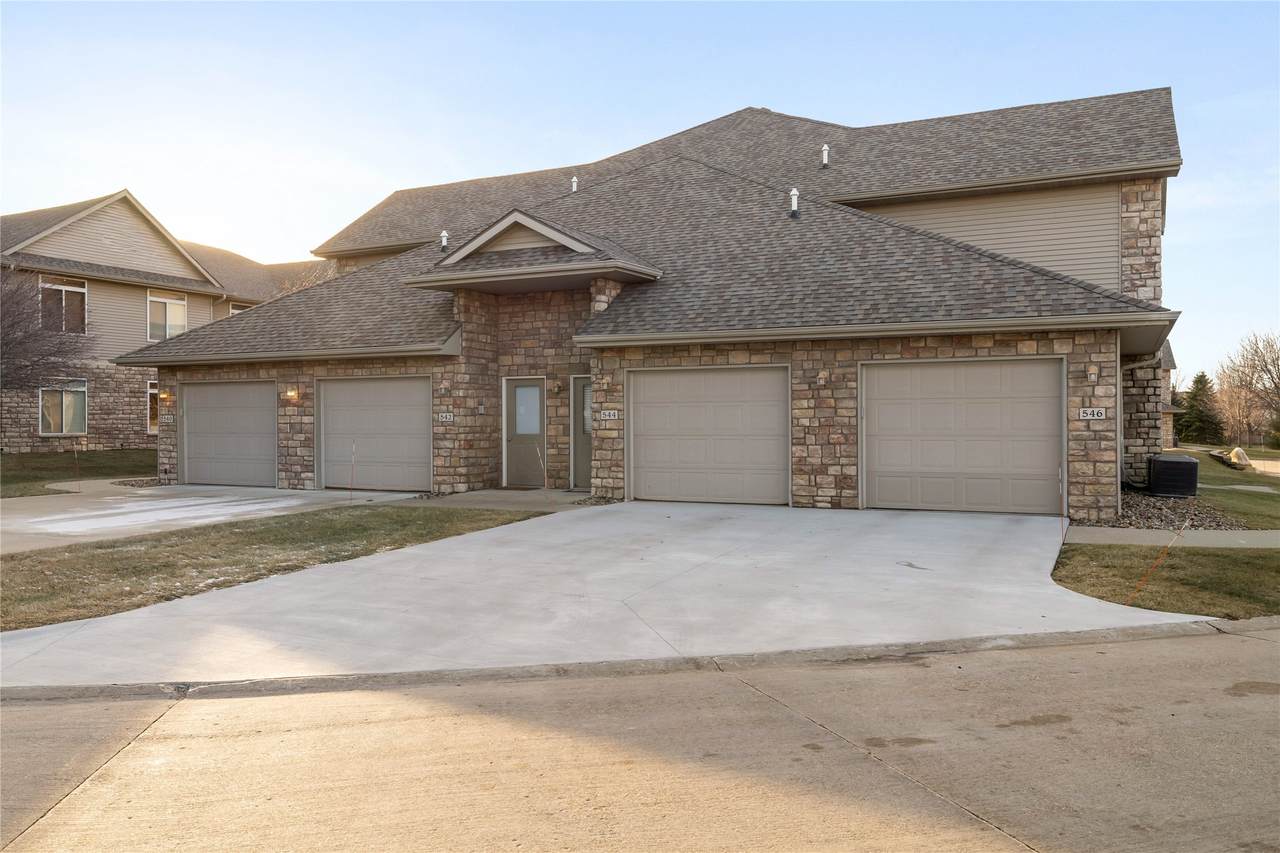 544 Carrie Lane - Photo 1