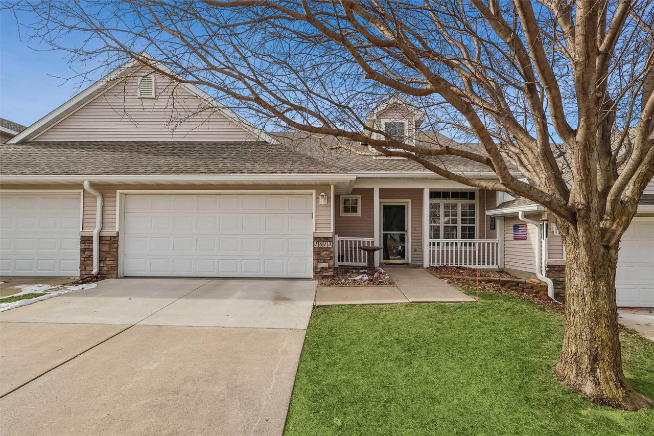 1013 Prairie Ridge Drive - Photo 1