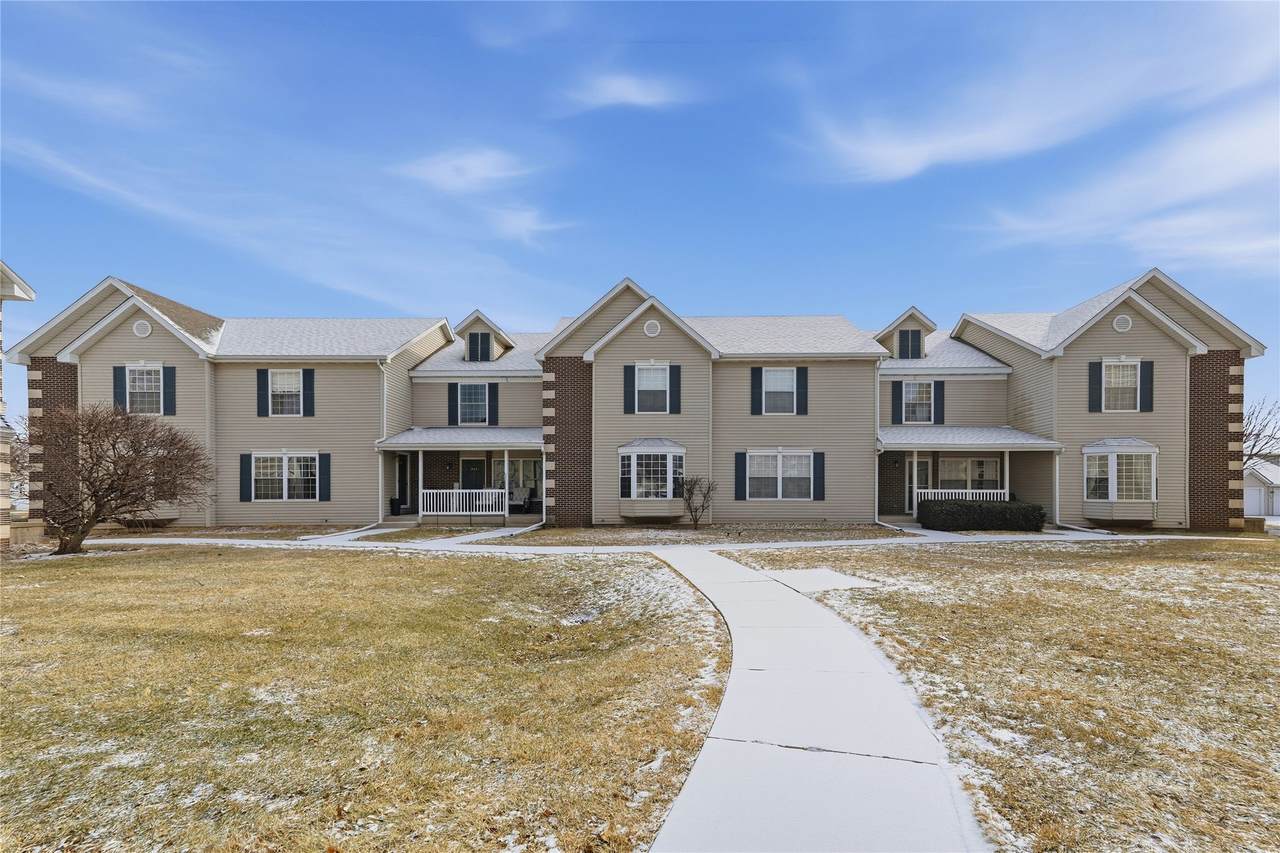 344 Georgetown Boulevard - Photo 1