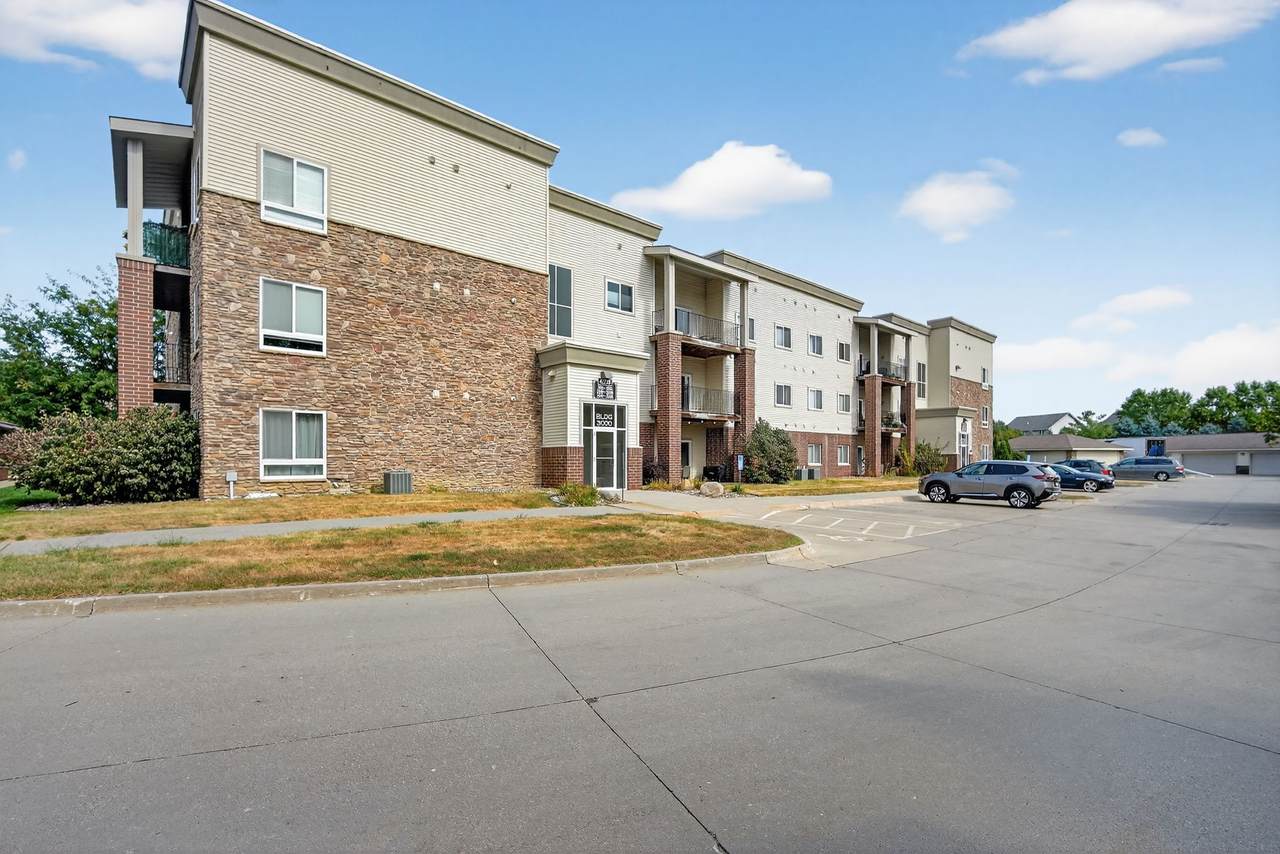 6350 Coachlight Drive - Photo 1