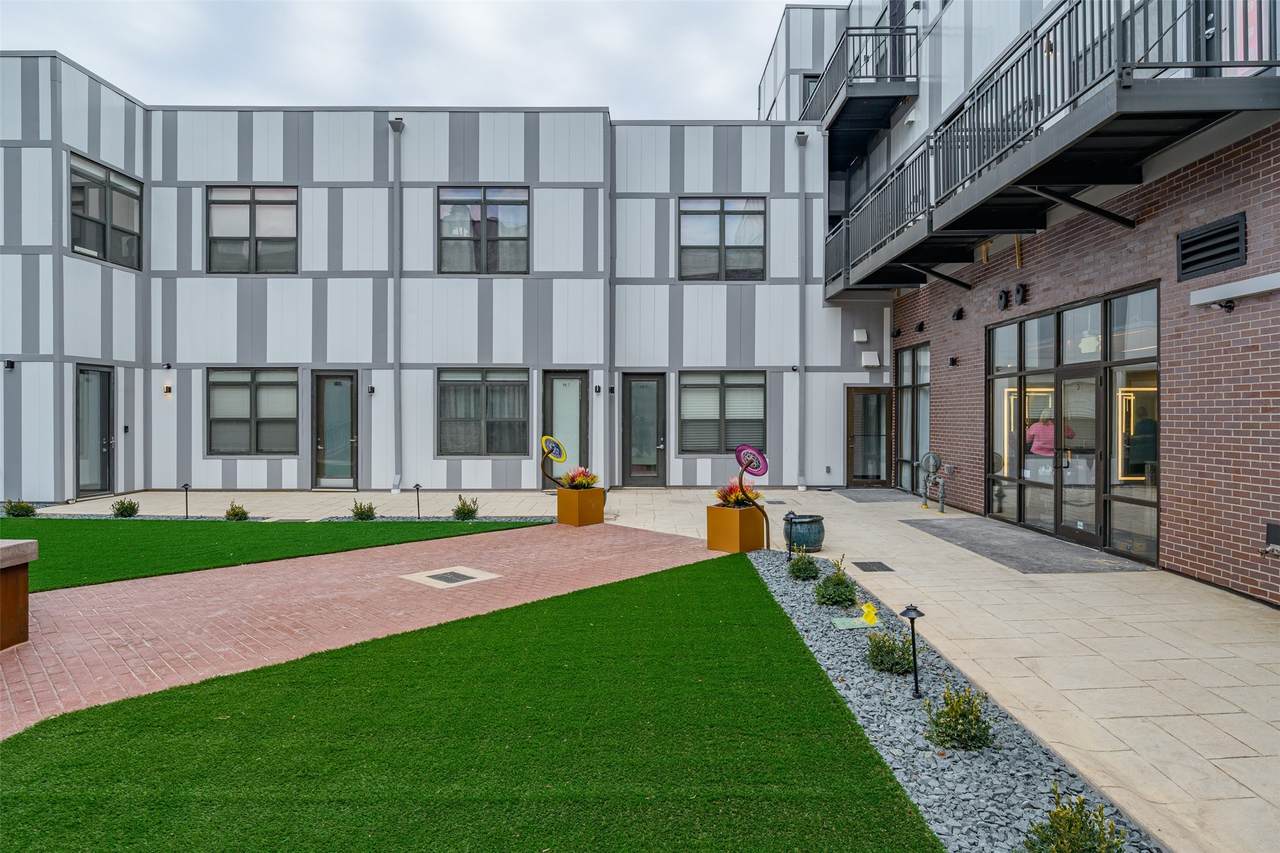 400 Locust Street - Photo 1