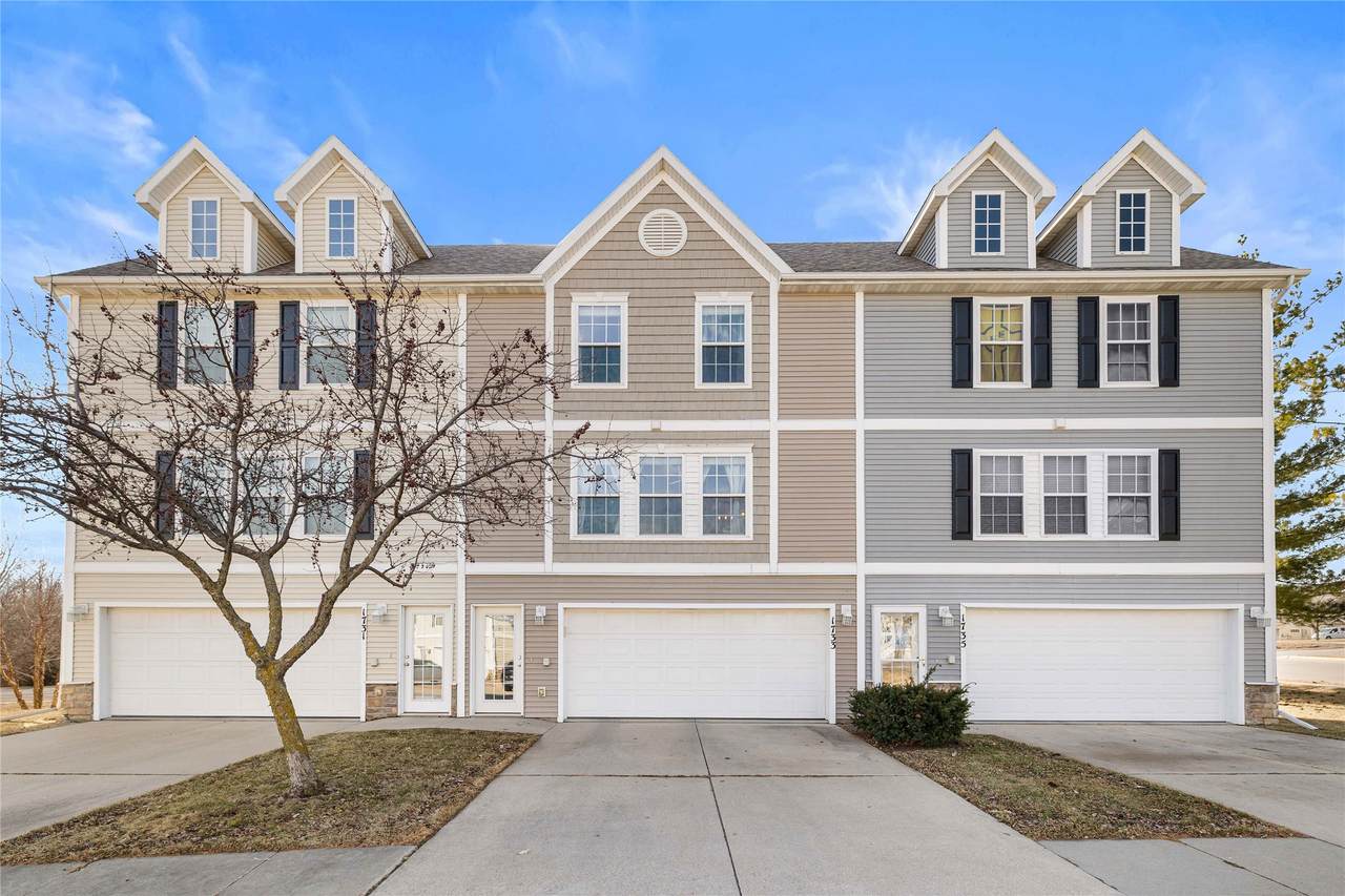 1733 32nd Lane - Photo 1