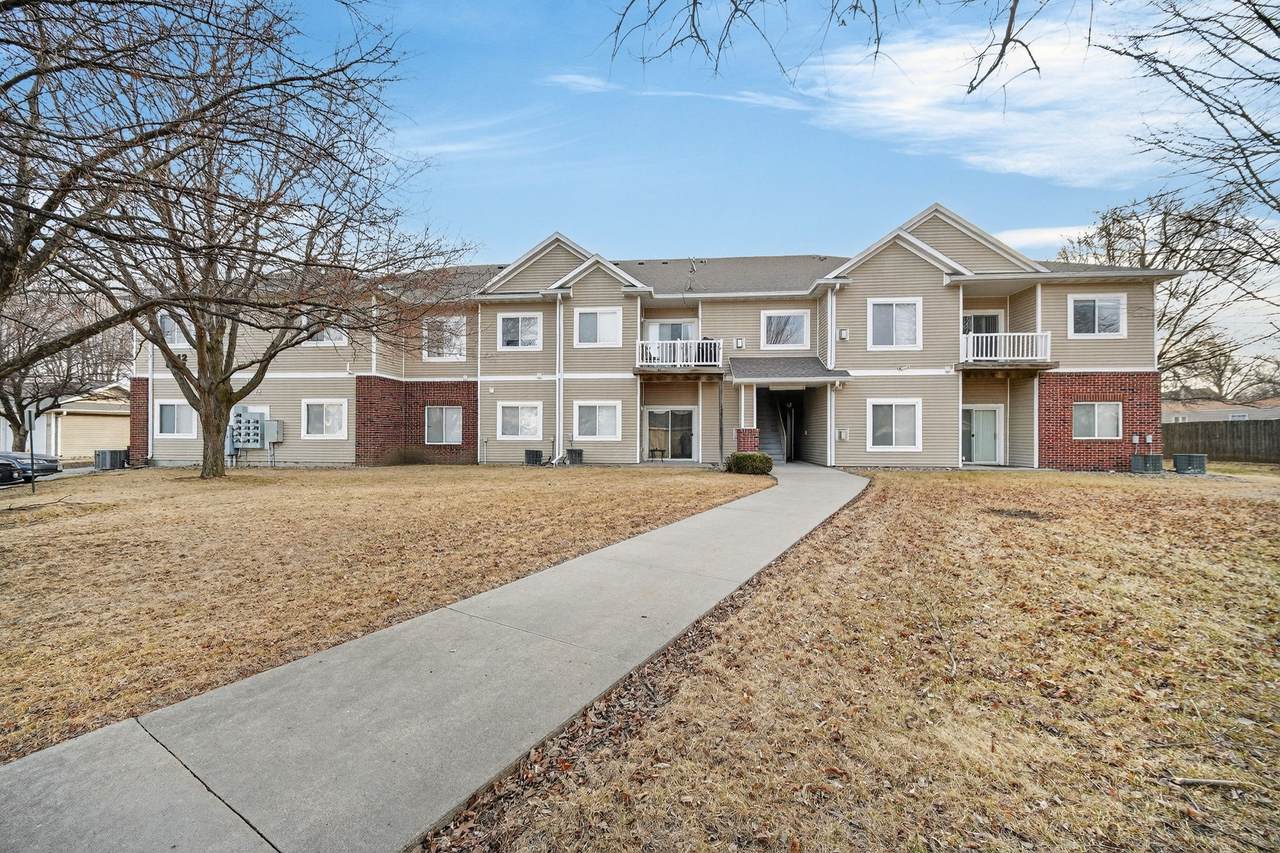 1112 6th Street - Photo 1