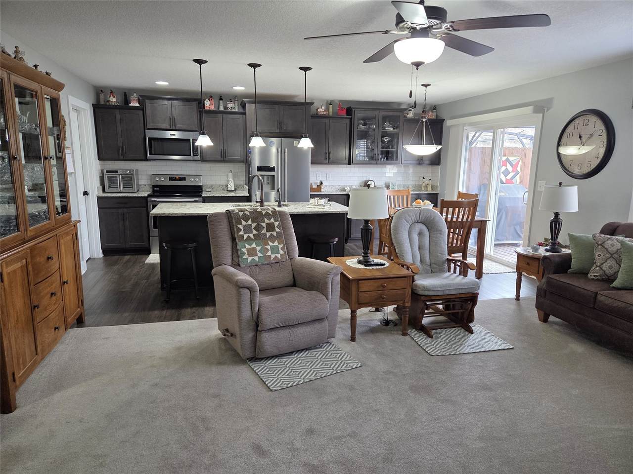 400 8th Court - Photo 1