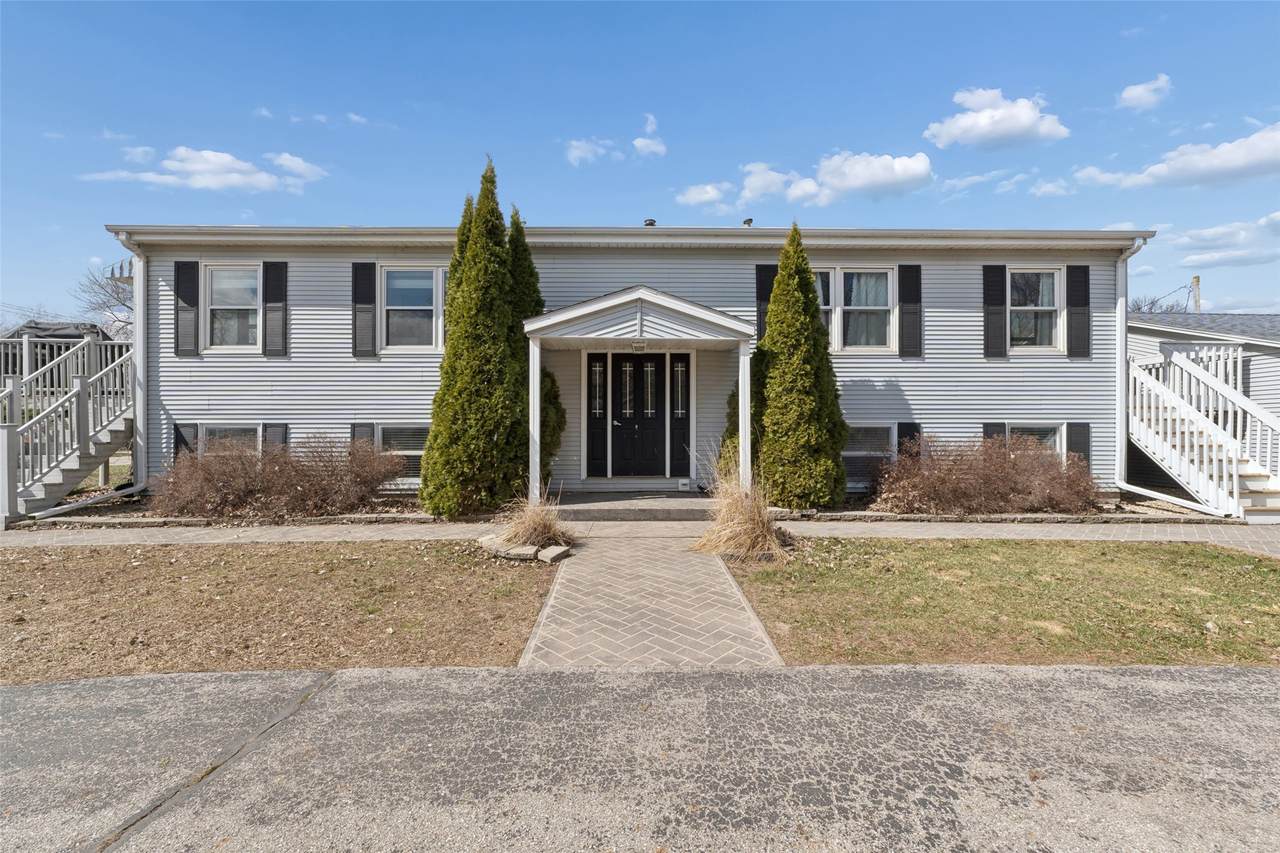 2 Country Lane - Photo 1