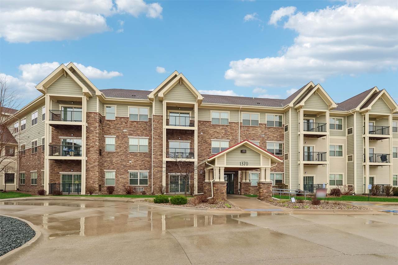 1370 Magazine Road - Photo 1